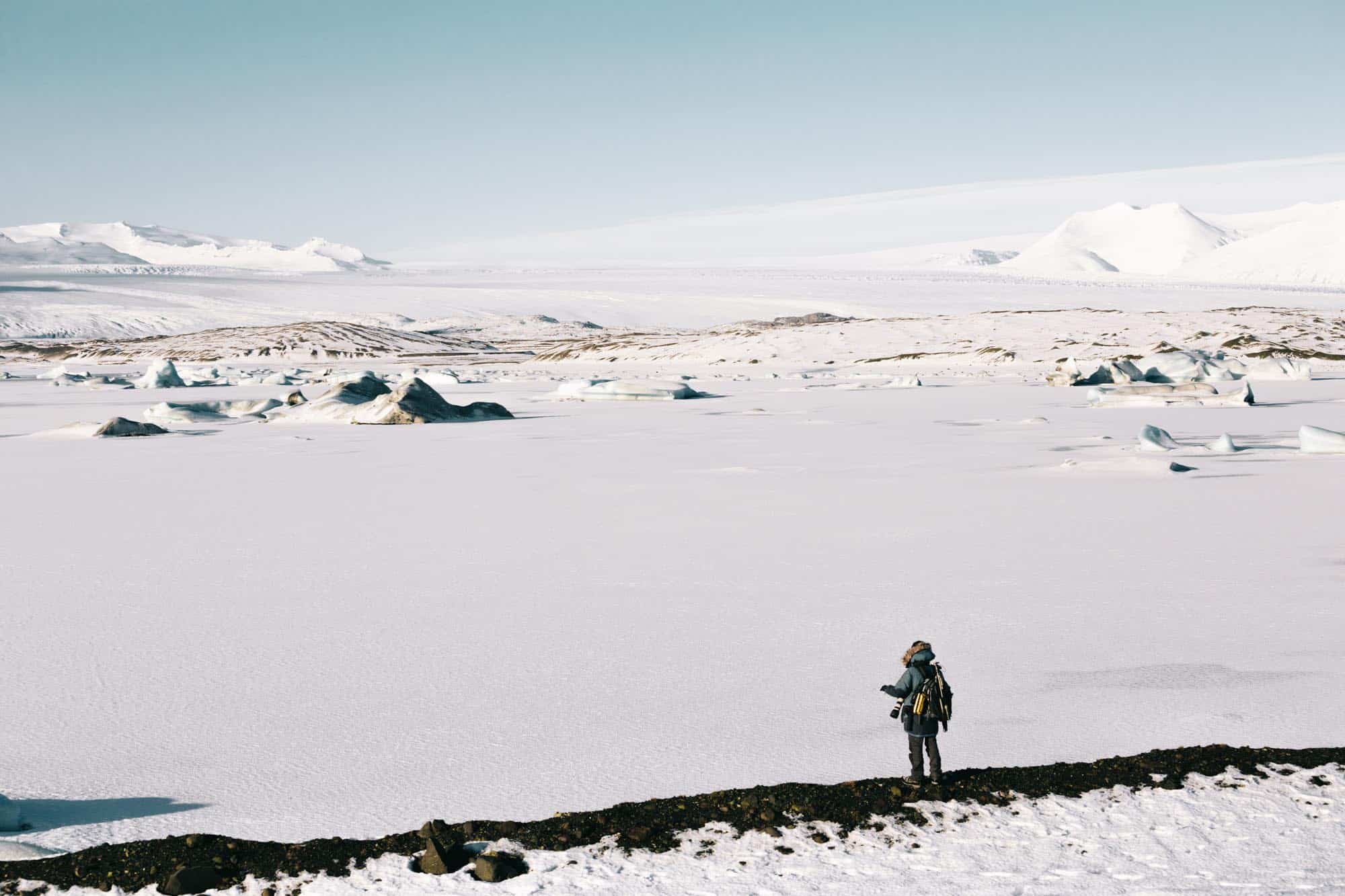 En 2012, un workshop unique sur la côte sud de l’Islande a permis aux participants de capturer les paysages à couper le souffle de cette région. Des plages de sable noir aux majestueuses cascades comme Seljalandsfoss et Skogafoss, ce workshop offrait une occasion rare de photographier les merveilles naturelles de l'Islande tout en perfectionnant ses compétences en photographie de paysage.